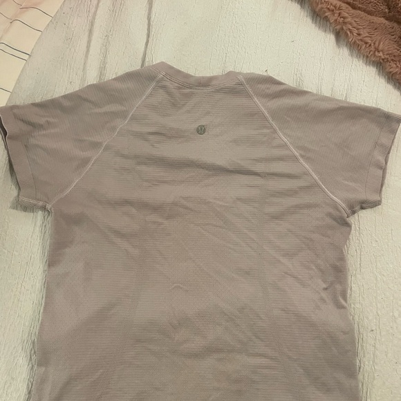 Lululemon Swiftly Tech Short Sleeve size 6 - Picture 2 of 5